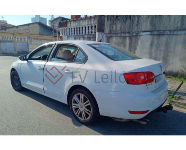 Foto de LOTE 24 - VEÍCULO - I/VW JETTA 2.0, ANO/MODELO 2012/2012, COMBUSTÍVEL ALCOOL/GASOLINA, COR BRANCA